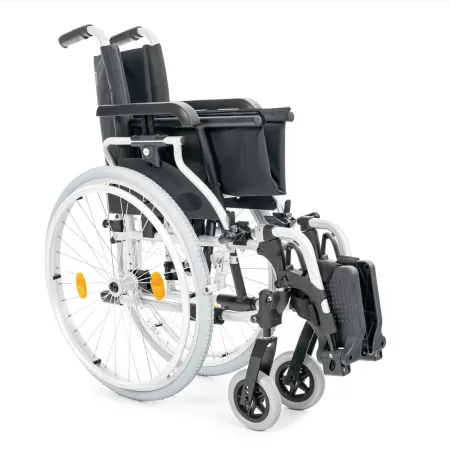 Кресло-коляска МЕТ STABLE, артикул 20460, с регулировкой высоты подлокотников, ширина сиденья 43 см, колеса пневматические