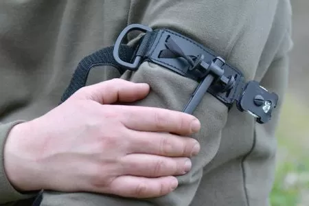 Жгут кровоостанавливающий ЖВ-01-Медплант с циферблатом (вид сложения 1) (турникетный жгут)