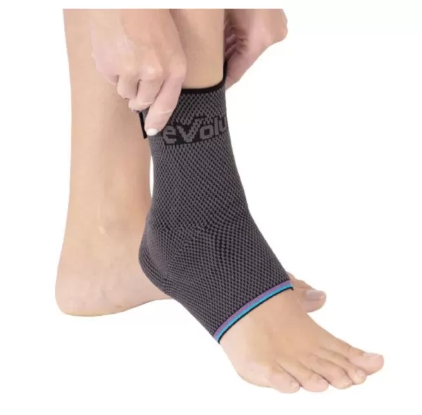 Бандаж компрессионный на голеностопный сустав  Тривес Т-8681 Evolution 